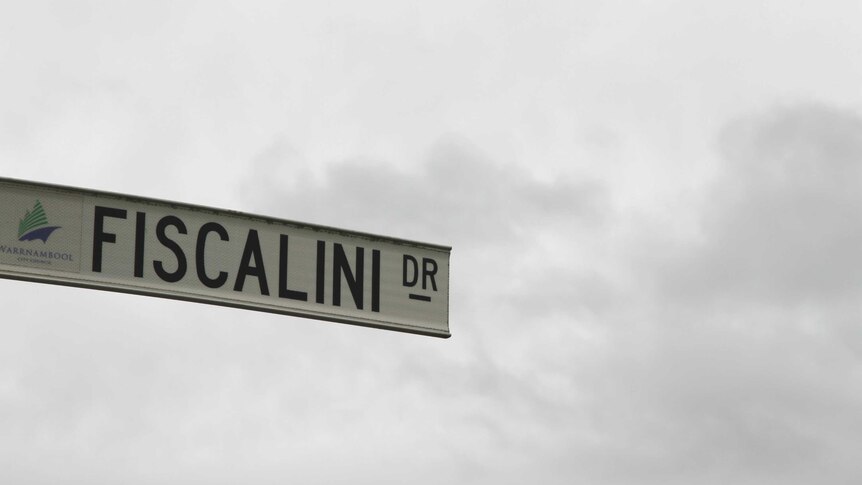 A street sign reading "Fiscalini Dr"