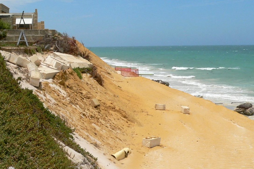 Coastal erosion at WA town of Seabird