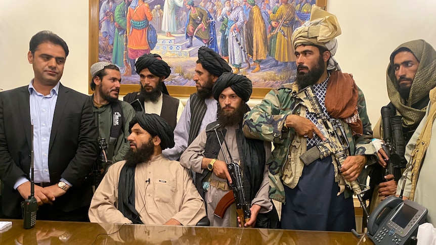 Taliban seize Kabul's presidential palace