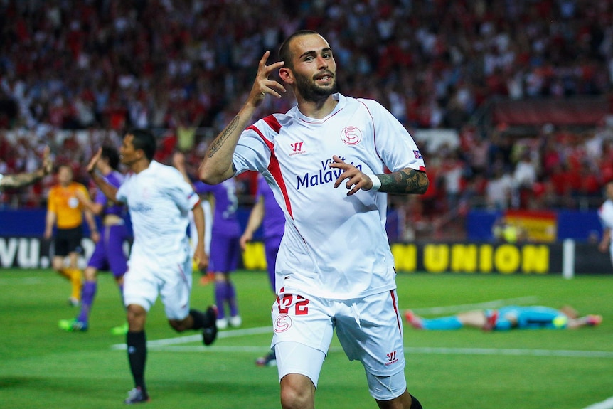 Aleix Vidal celebrates a Sevilla goal