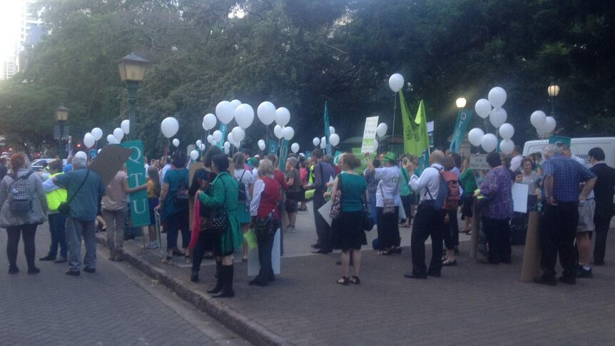 Qld teachers and supporters rally in Brisbane