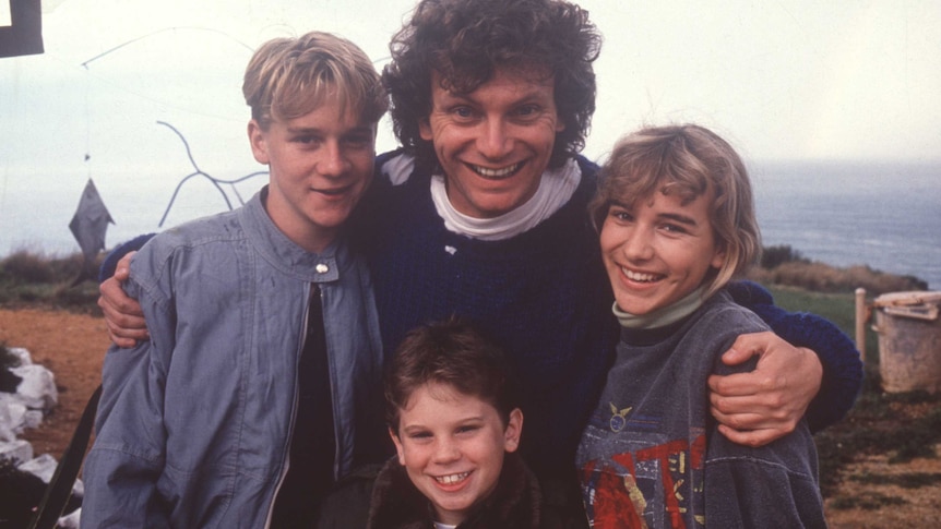 An image from the 1990s Australian children's TV show Round The Twist - Season 1