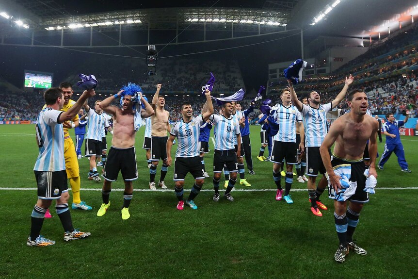 Argentina withstands late Netherlands rally, wins penalty shootout in wild  World Cup quarterfinal