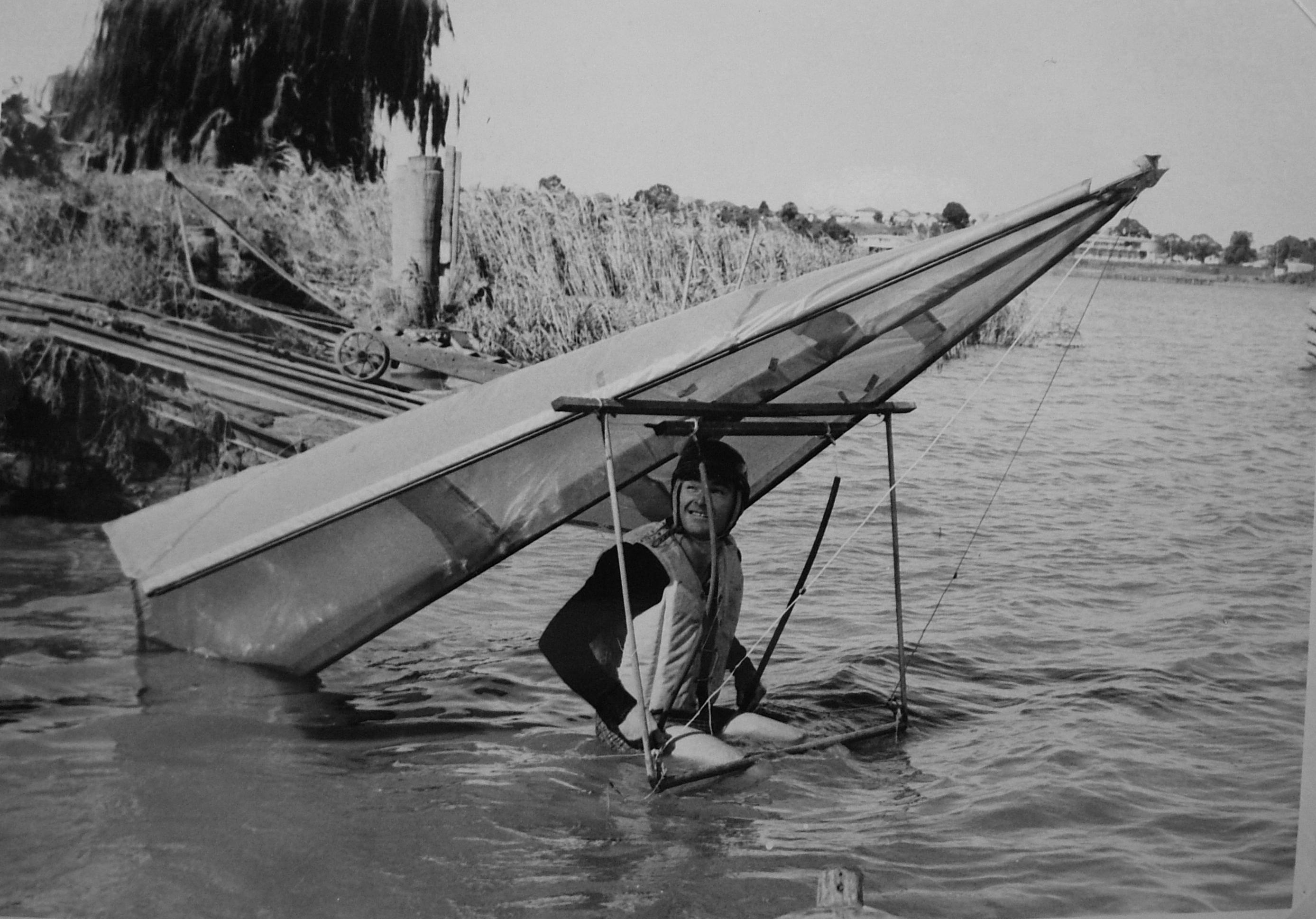 Tributes fly for inventor of modern hangglider John Dickenson, who