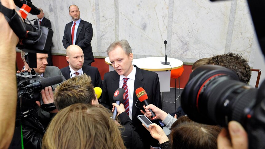 Sten Tolgfors addresses the media