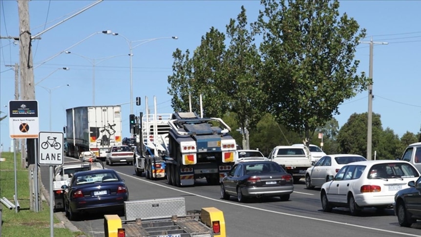 Traffic banked up on Princes Freeway diversion