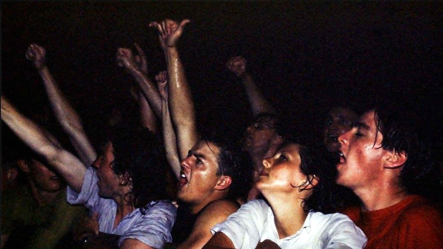Nirvana crowd at Fisherman's Wharf Hotel in 1992