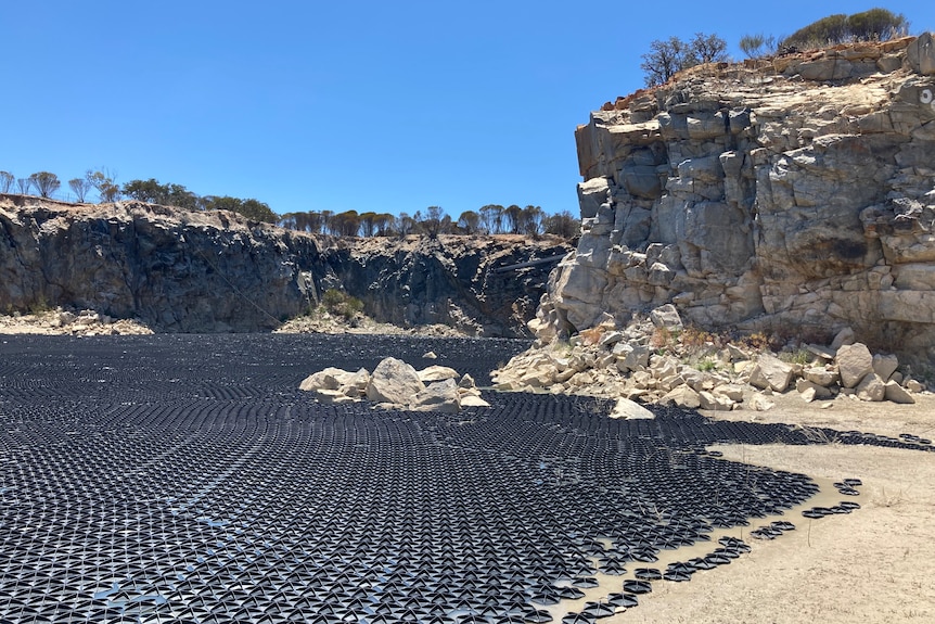 Hexa-covers on the floor of the Salmon Gums dam 