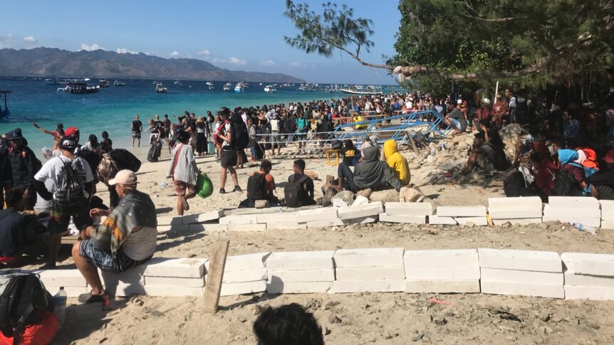 Hundred of people wanted to get off Gili Island after the earthquake caused extensive damage.