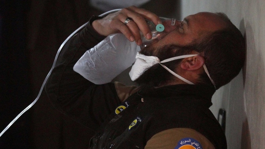 Patients are brought into hospitals suffering symptoms of a suspected gas attack. (Photo: Reuters/Ammar Abdullah)