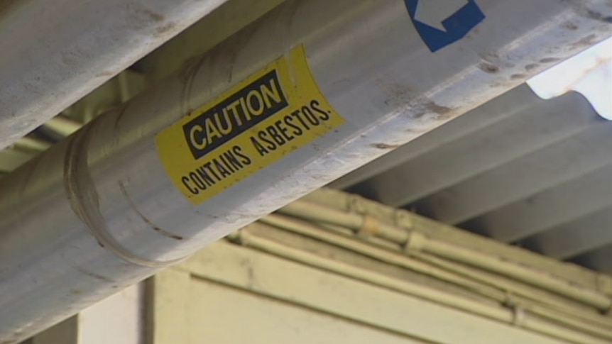 Pipe warning of asbestos