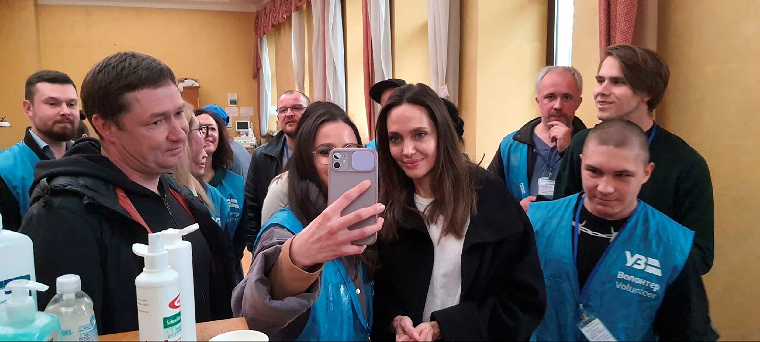 Hollywood actress Angelina Jolie visits Ukraine, Lviv trip interrupted by  air-raid sirens - ABC News