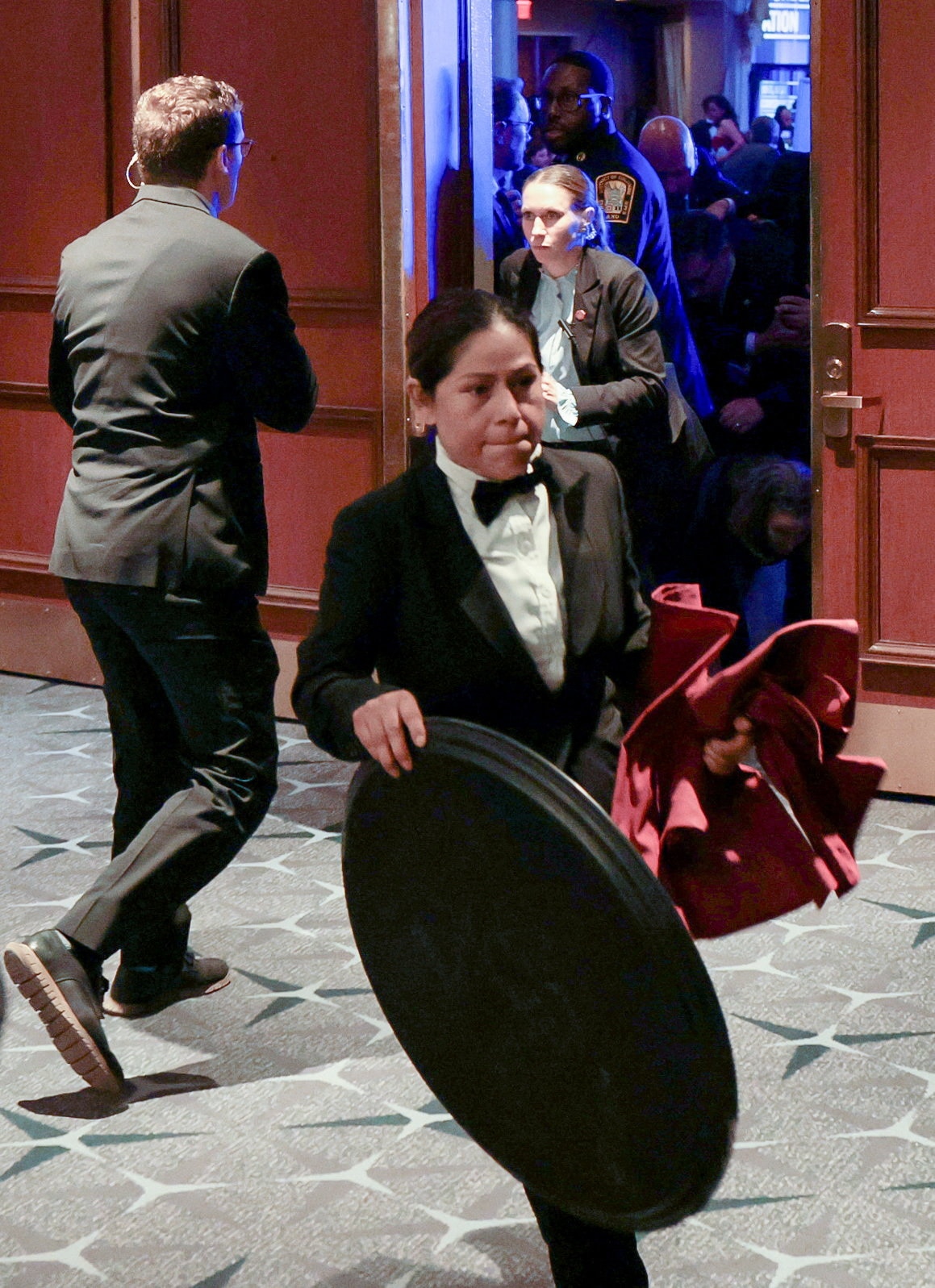 2026-04-26T041551Z_713346124_RC2PWKAHJZ6R_RTRMADP_3_USA-TRUMP-DINNER (1)