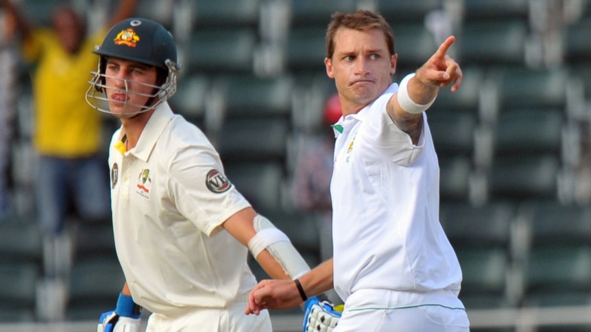 Dale Steyn appealing with Pat Cummins in the background. Second Test