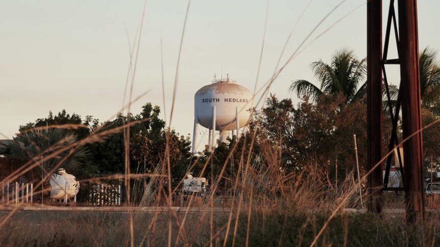Photo of the South Hedland water tower at dusk.
