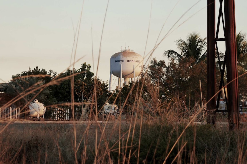 Photo of the South Hedland water tower at dusk.