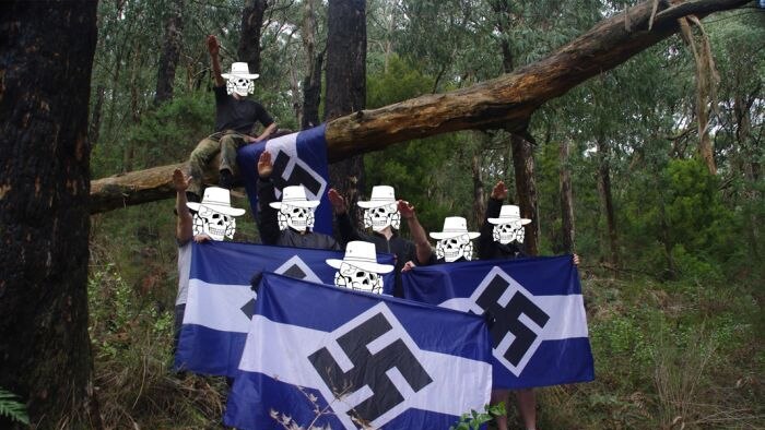 Anggota kelompok supremasi kulit putih Antipodean Resistance di sebuah kamp rahasia di Melbourne pada Mei 2017