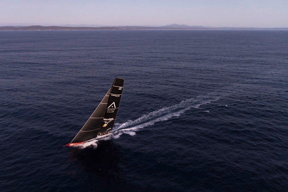 Contest for Sydney to Hobart line honours heating up