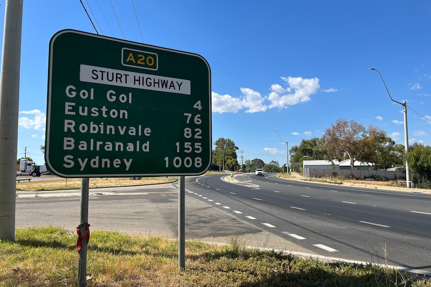 Sturt Highway city distance sign