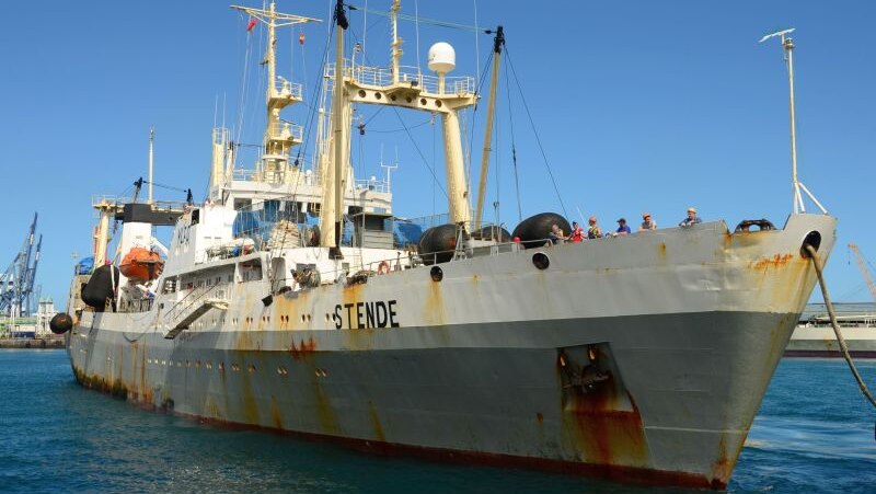 Dalny Vostok trawler in Canary Islands