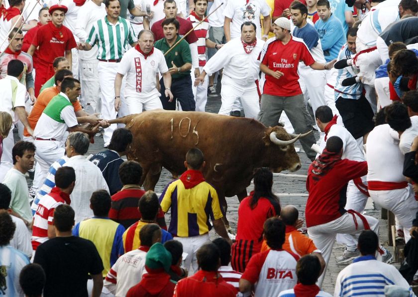 Man killed by bull at Pamplona run - ABC News