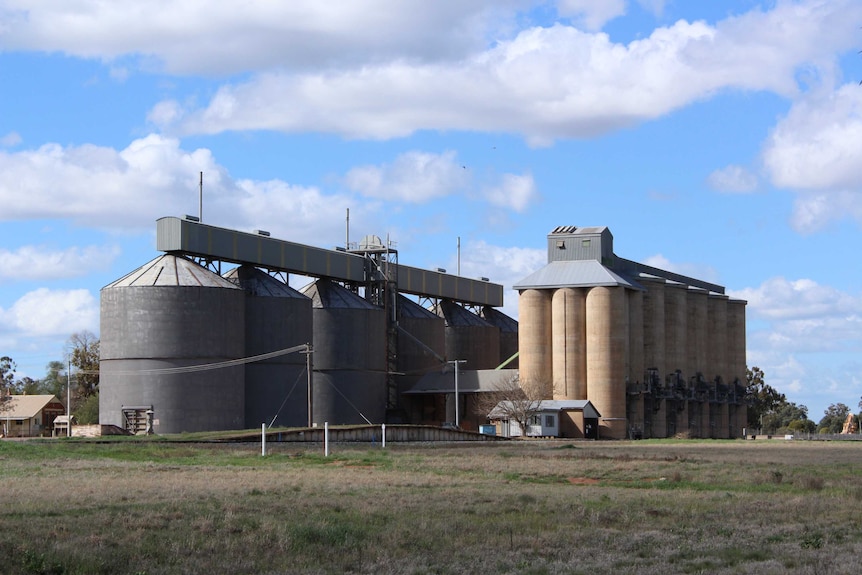 GrainCorp silos at Grong Grong