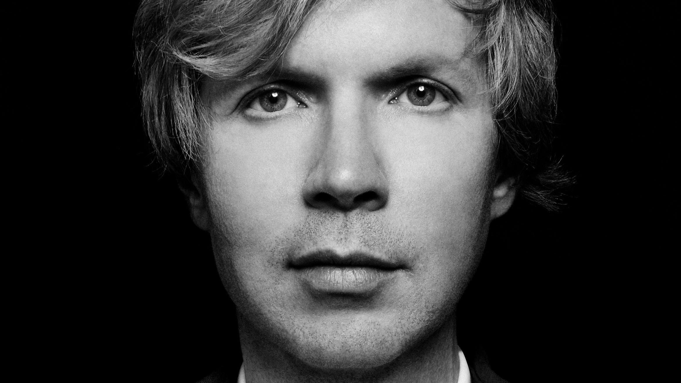 Beck wants to make music that makes you happy - Double J