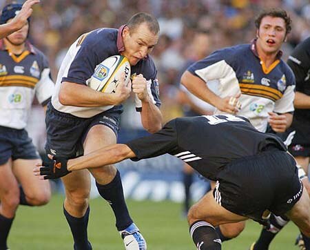 Brumbies weather storm to go top - ABC News