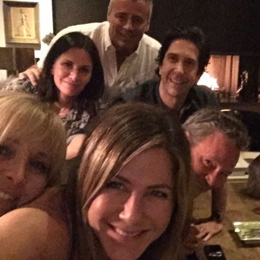 Jennifer Aniston taking a selfie with Lisa Kudrow, Courtney Cox, Matt LeBlanc, David Schwimmer and Matthew Perry.