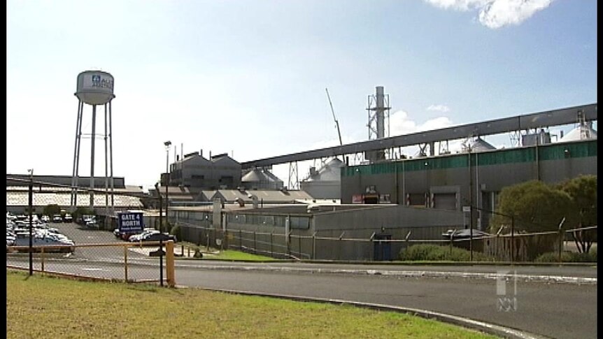 Alcola's Geelong smelter is set to close in about five weeks.