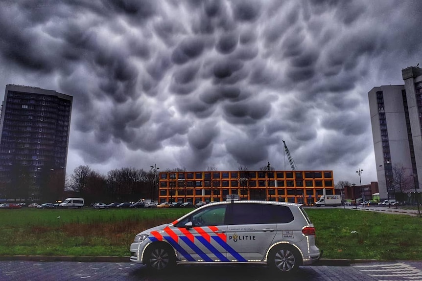 mammatus clouds in Holland