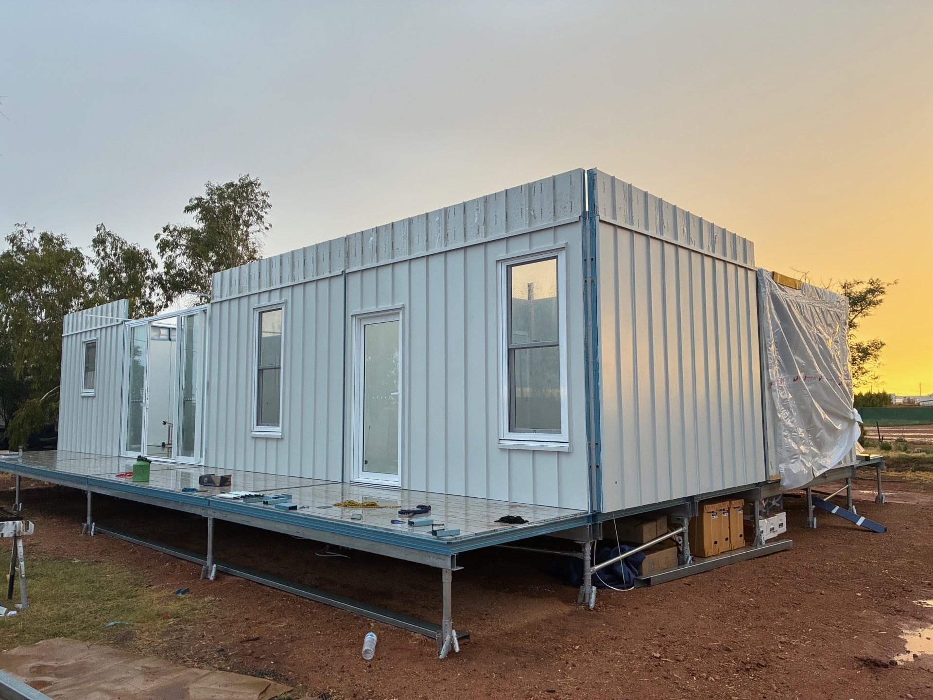 'Flat-pack' homes hoped to save country towns from 'domino effect'