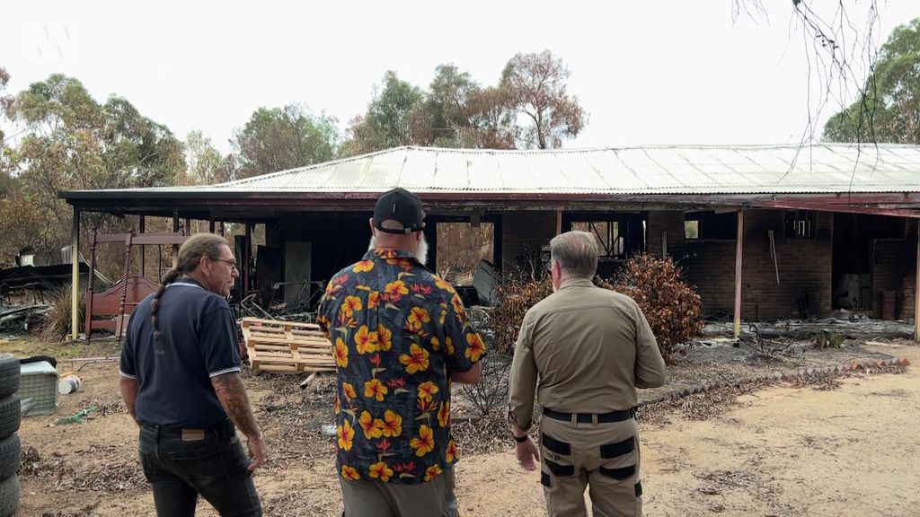 Pomonal Tries To Rebuild After Bushfire 'hell' - ABC News