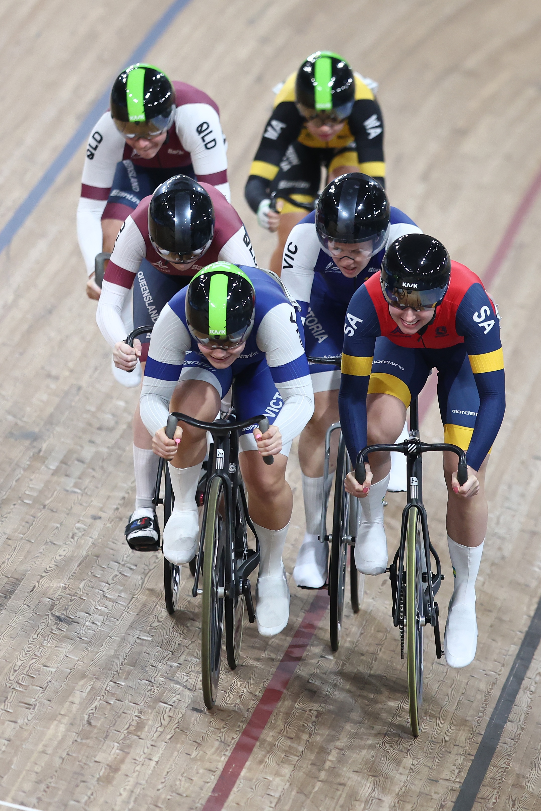 Alessia McCaig lidera o campo keirin