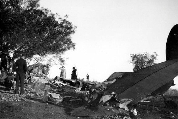 The Canberra air disaster in 1940 killed 10 people.
