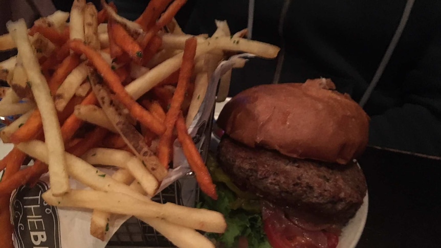 Burger Impossible dengan daging palsu telah tersedia di lebih dari 2.500 restoran di Amerika Serikat.