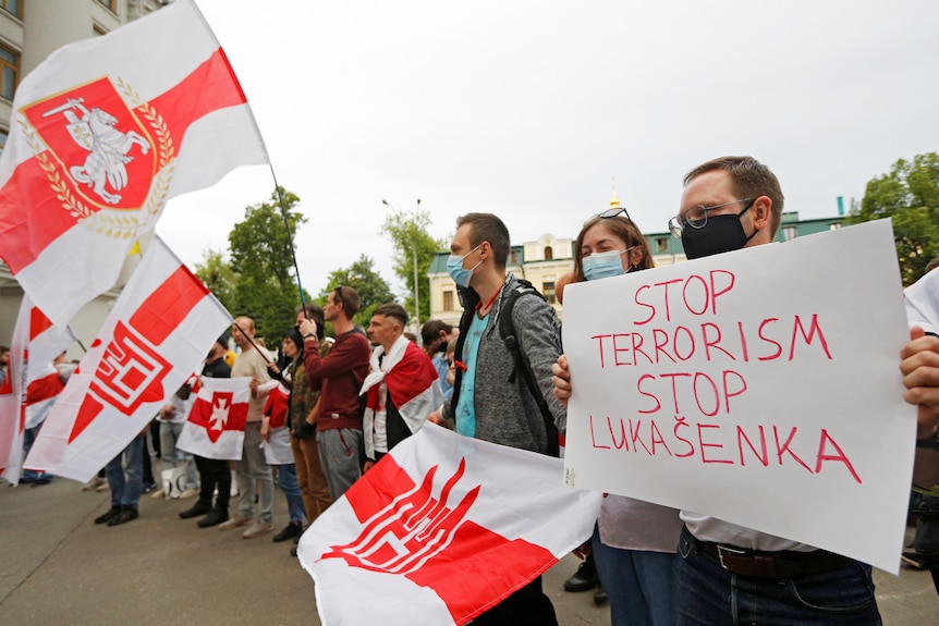 乌克兰的抗议者支持白俄罗斯持不同政见者Protasevich