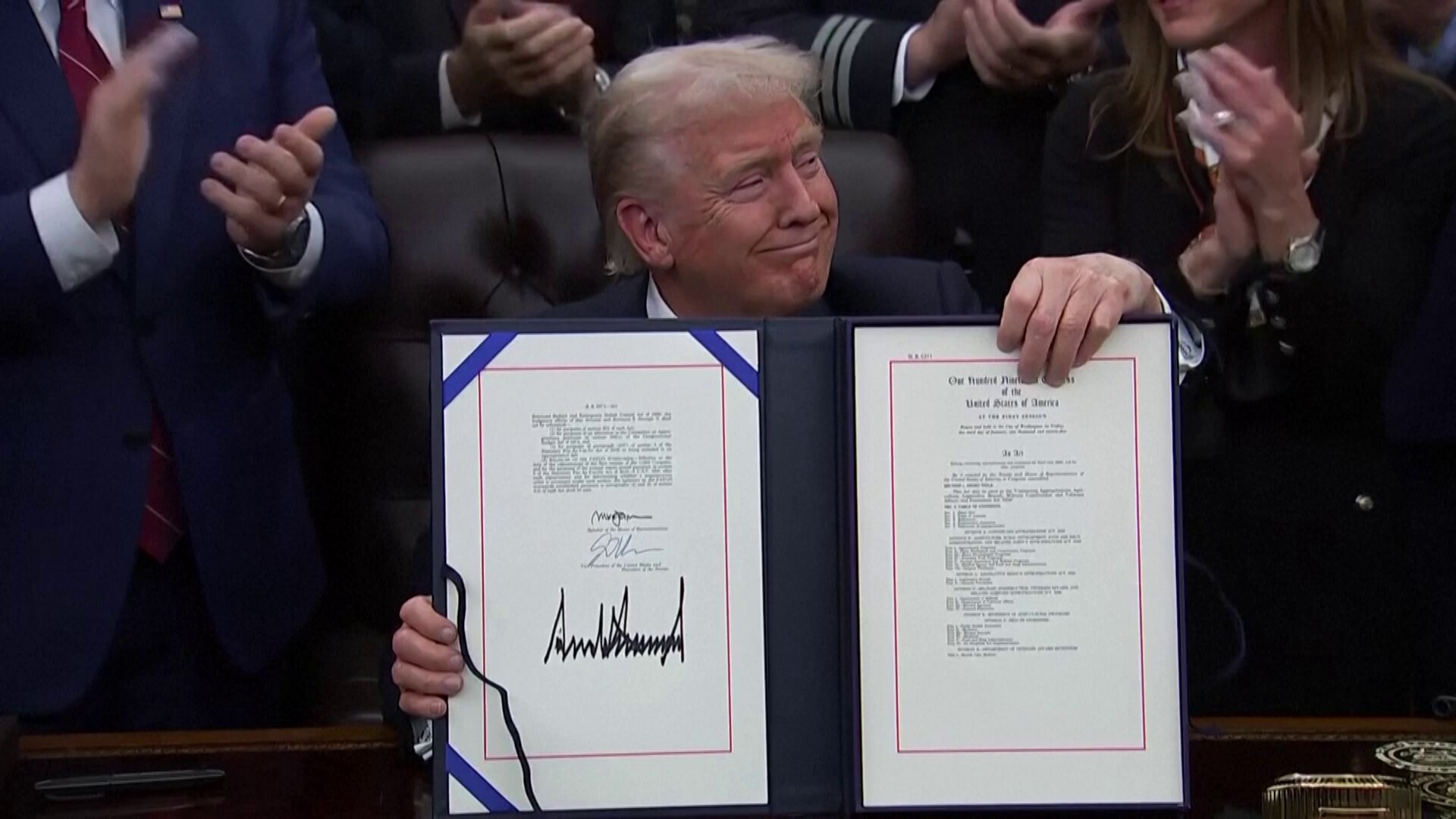 Trump signs bill to end US government shutdown - ABC News