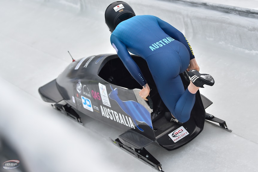 Bree Walker dans l'action au décollage lors de son épreuve de monobob sur les World Series à Winterberg, Allemagne