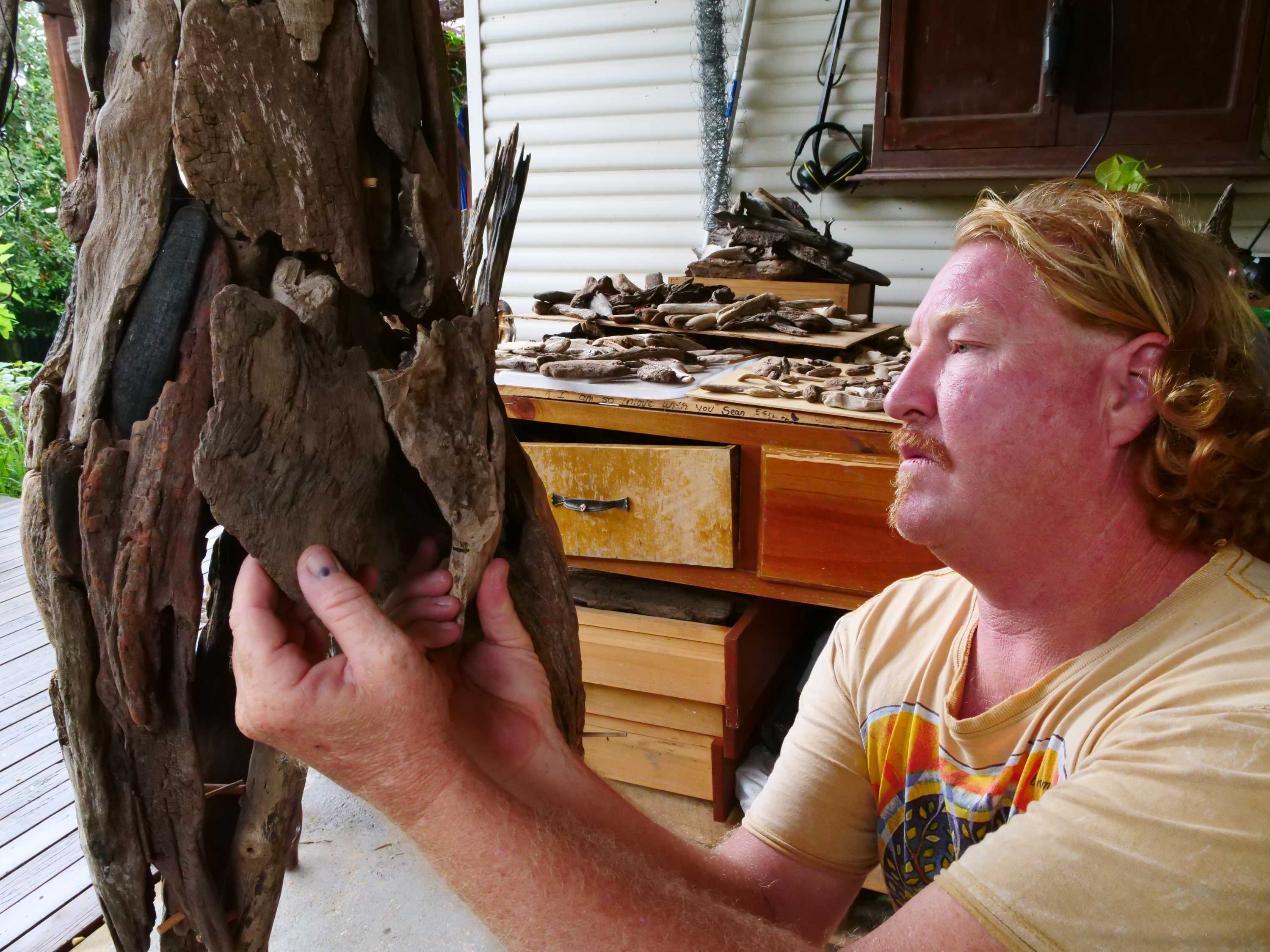 Driftwood artist finds treasure in the debris along Port Macquarie ...