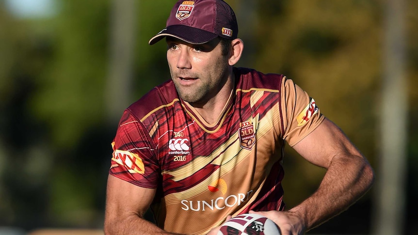 Cameron Smith with a ball.