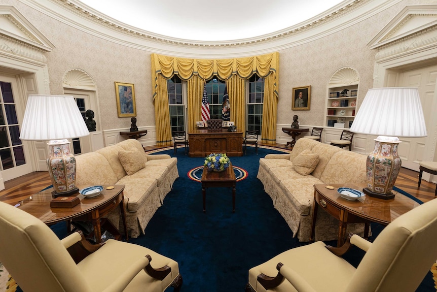 A wide shot of the Oval Office.