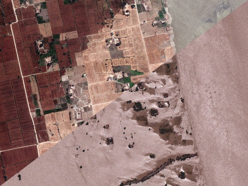 a diagonally spliced composite satellite image showing before-and-after of severe flooding in pakistan, houses inundated