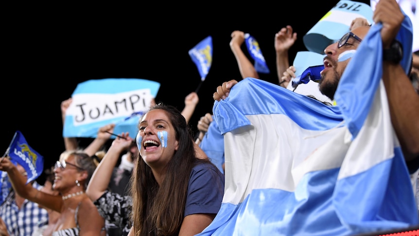 Argentinian rugby players take day trip to Byron Bay, denied re-entry to Queensland putting Wallabies game in doubt