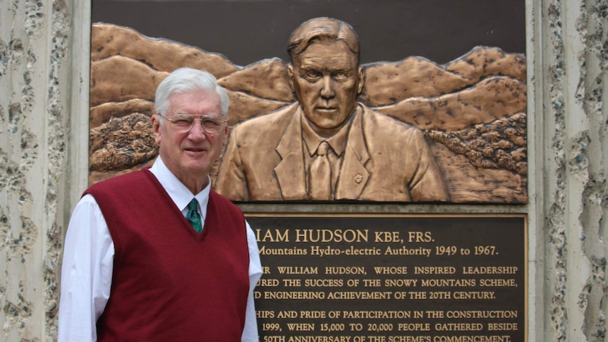 Wally Mills with plaque commemorating the manager of the Snowy Mountains Scheme, Sir William Hudson.