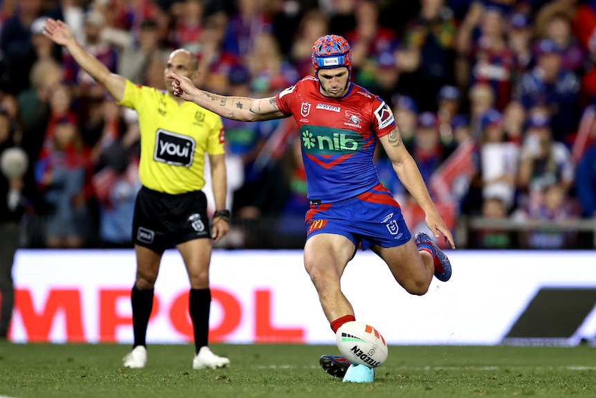 Kalyn Ponga kicks for goal in the Newcastle Knights' NRL elimination final against Canberra Raiders.
