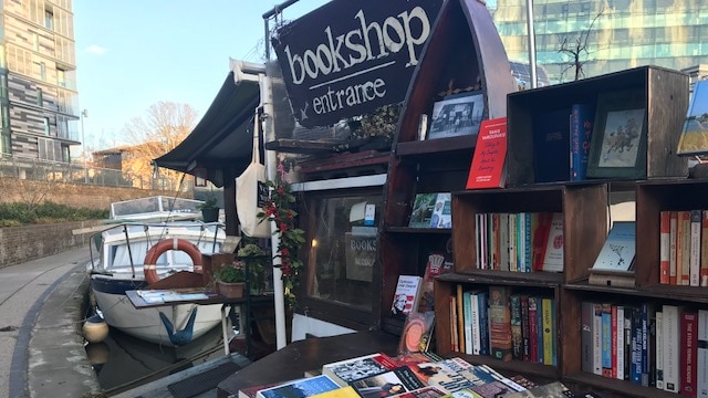The entrance of the floating bookshop in London.