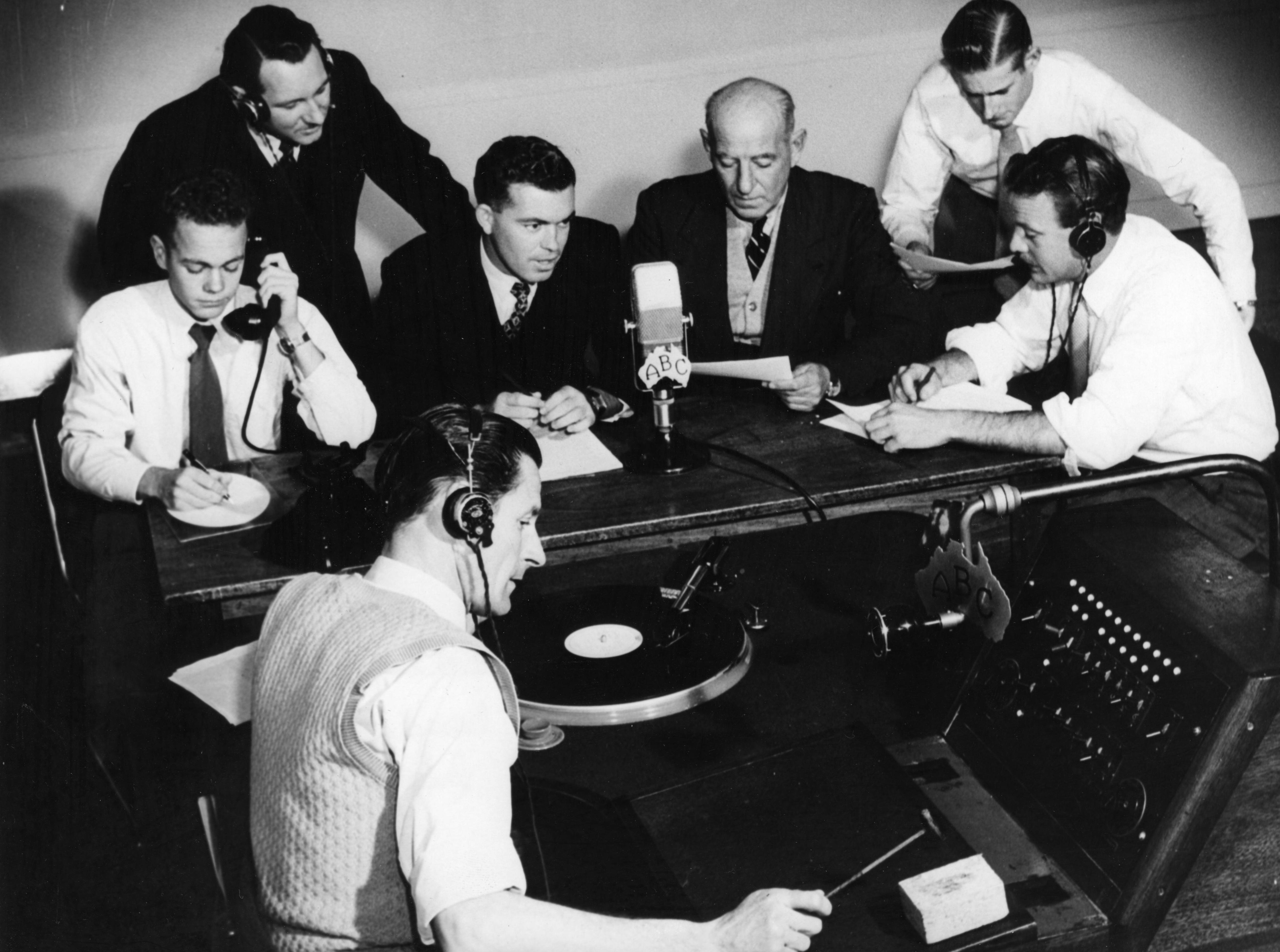 How ABC commentators fabricated broadcasts during the synthetic cricket