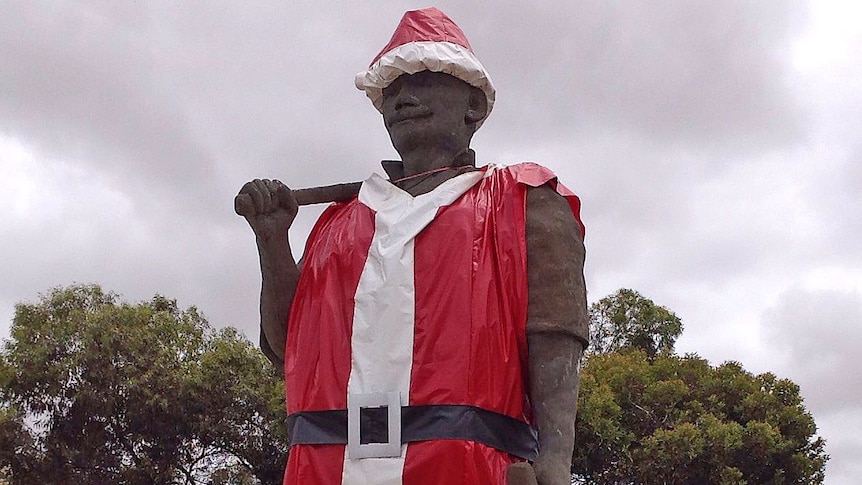 The prominent Map the Miner statue gets a Christmas makeover at Kapunda.