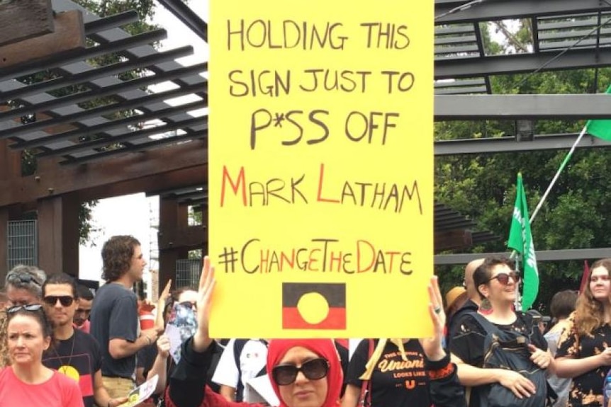 Massa berkumpul di Redfern untuk memeringati Invasion Day (hari invasi), untuk memprotes Australia Day.